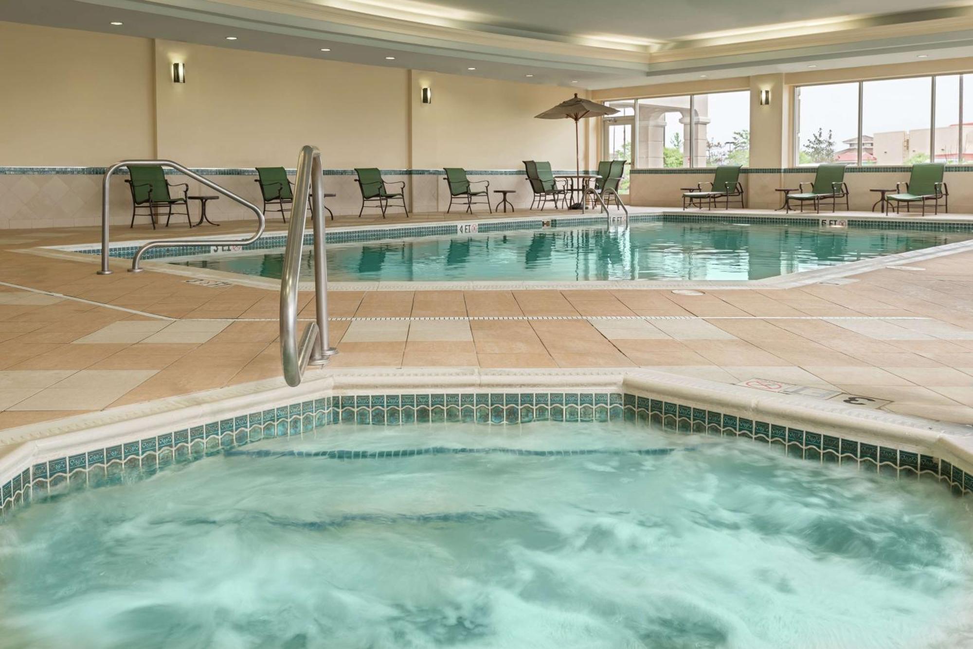 Hampton Inn & Suites Cleveland-Beachwood Eksteriør billede