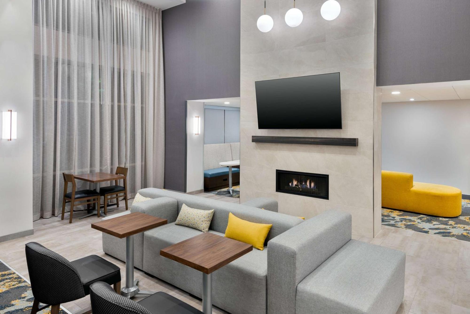 Hampton Inn & Suites Cleveland-Beachwood Eksteriør billede