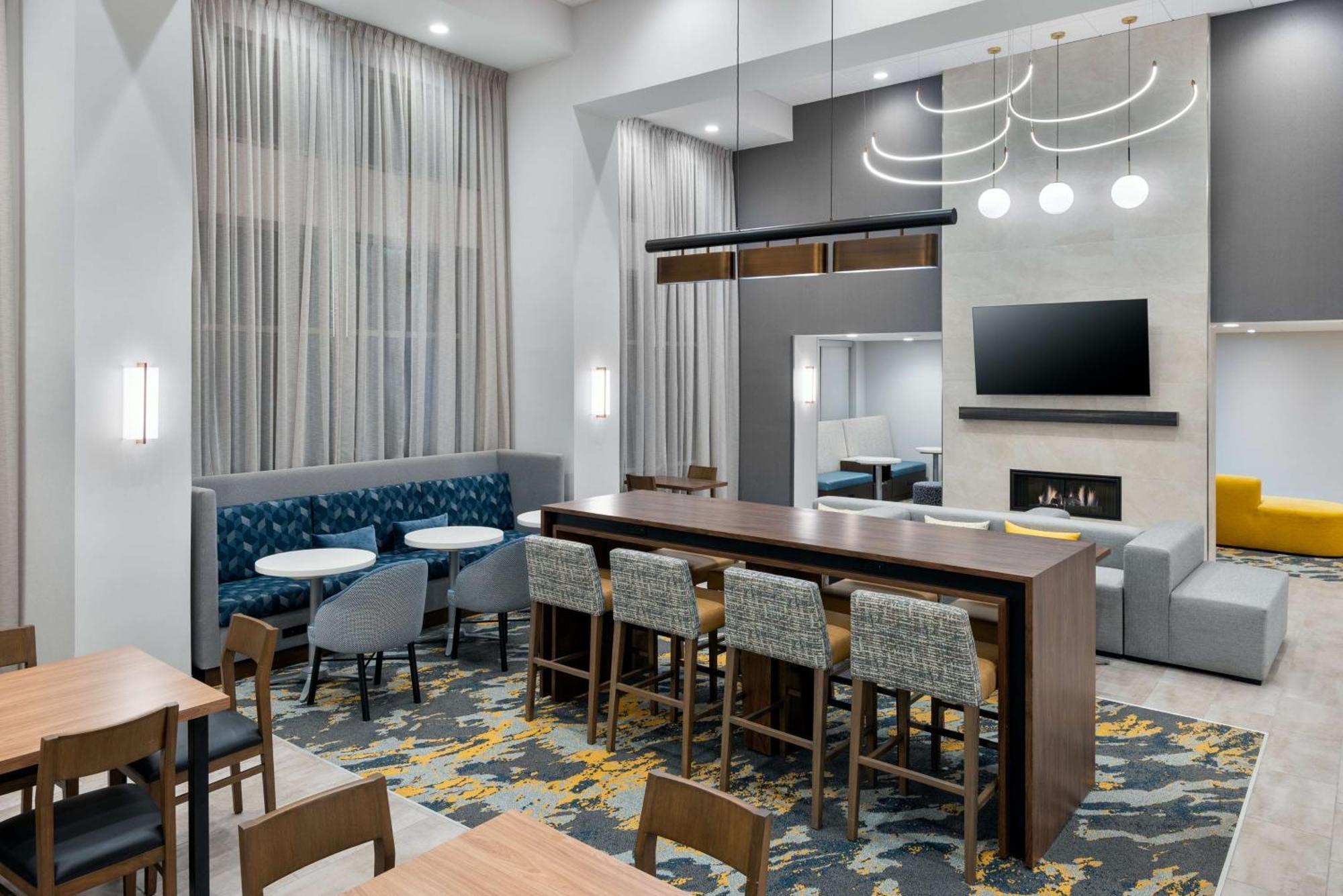 Hampton Inn & Suites Cleveland-Beachwood Eksteriør billede