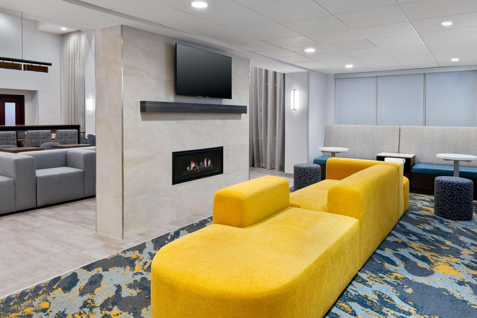 Hampton Inn & Suites Cleveland-Beachwood Eksteriør billede