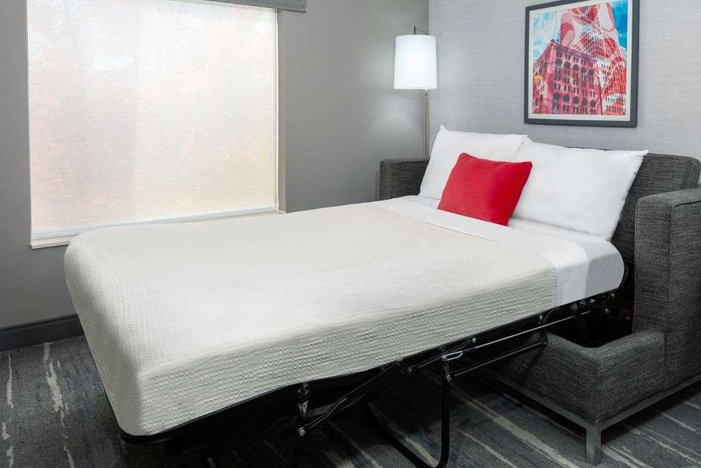 Hampton Inn & Suites Cleveland-Beachwood Værelse billede